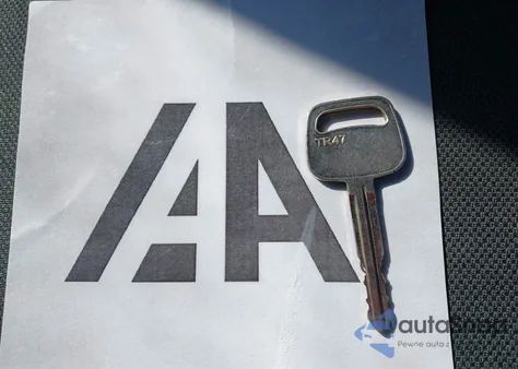 2005 Toyota Tacoma из США, поврежденный, VIN 5TEPX42N15Z054053